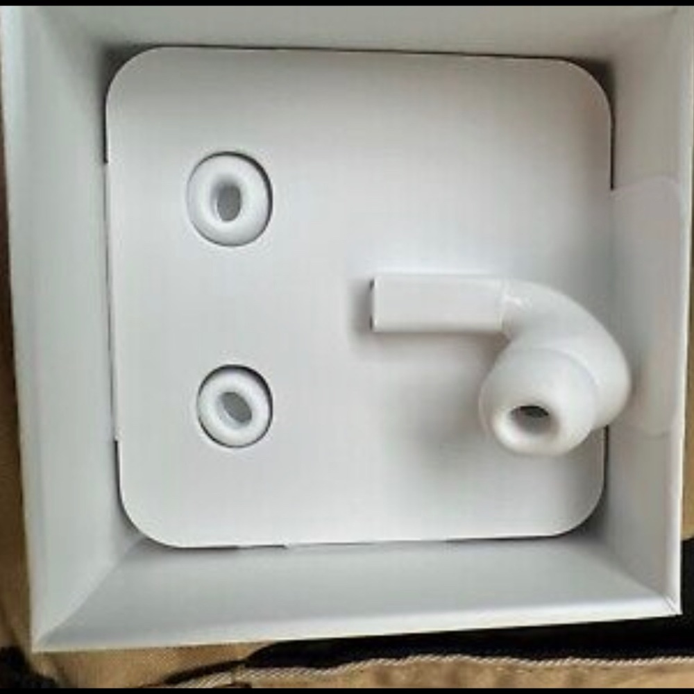 Apple airpod pro right airpod replacement. Clean. New.